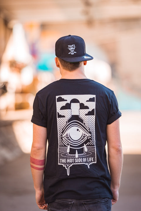 TOM'S T-SHIRT (BLACK MIT BACKPRINT)